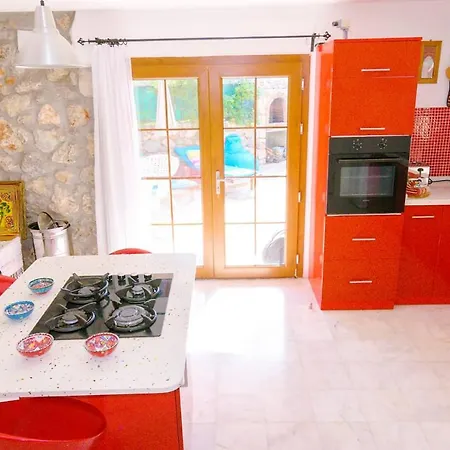 Limon Villa *